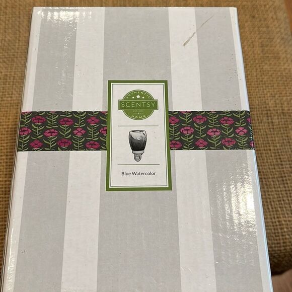 Scentsy Other - NIB Scentsy plug in wax warmer